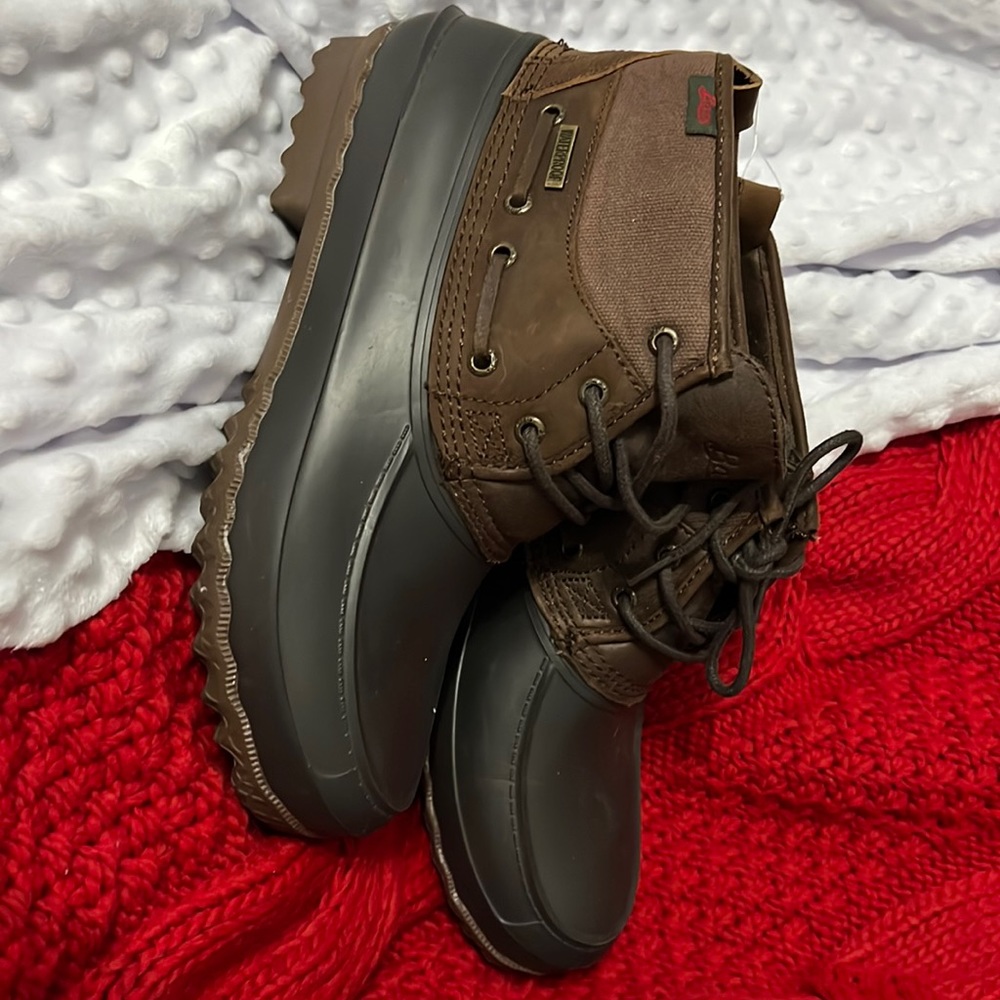 New!! Bass Waterproof Boots 🥾 very nice,